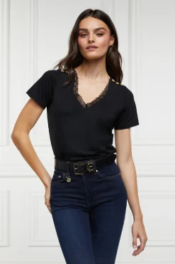Amelia Tee