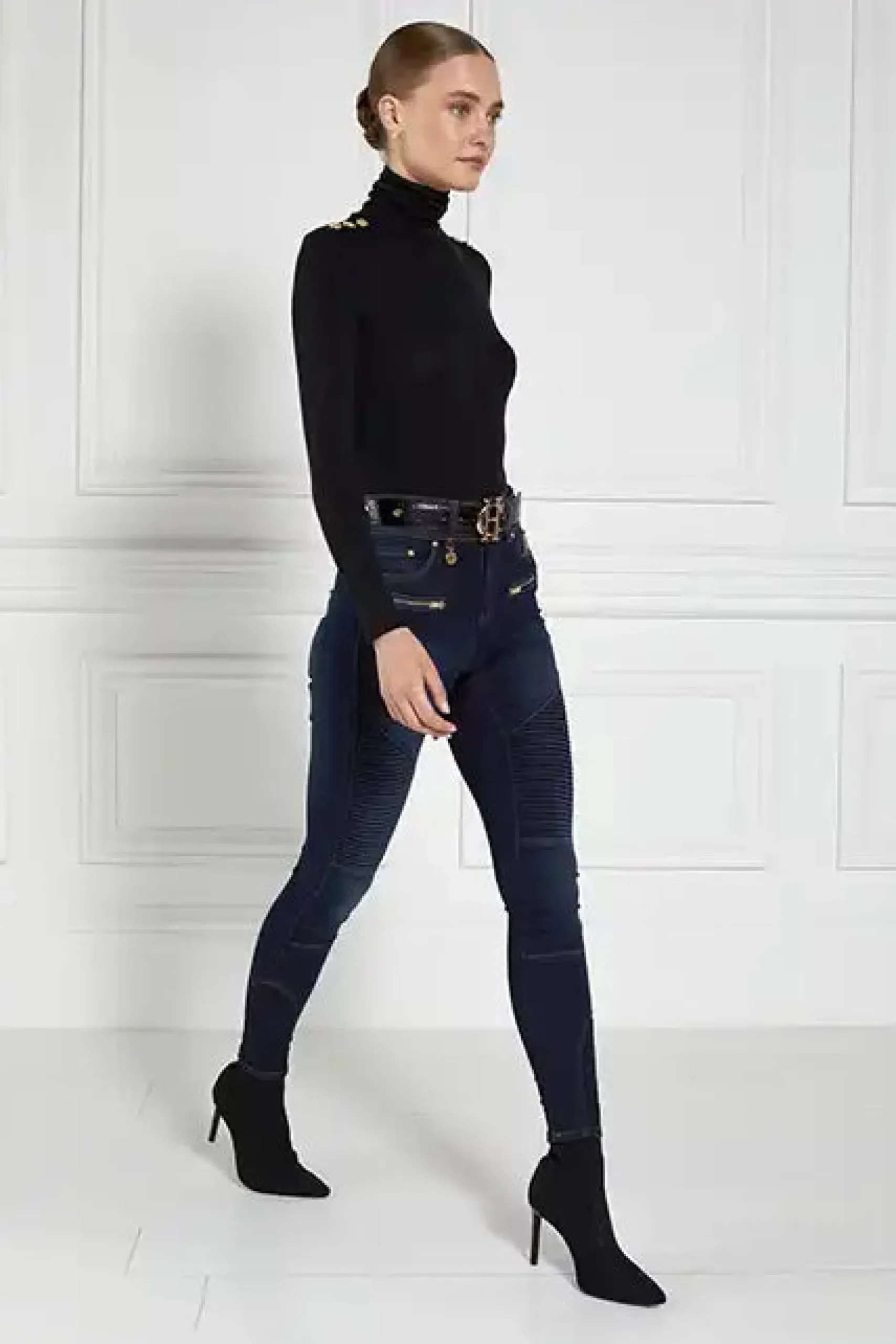 Essential Roll Neck