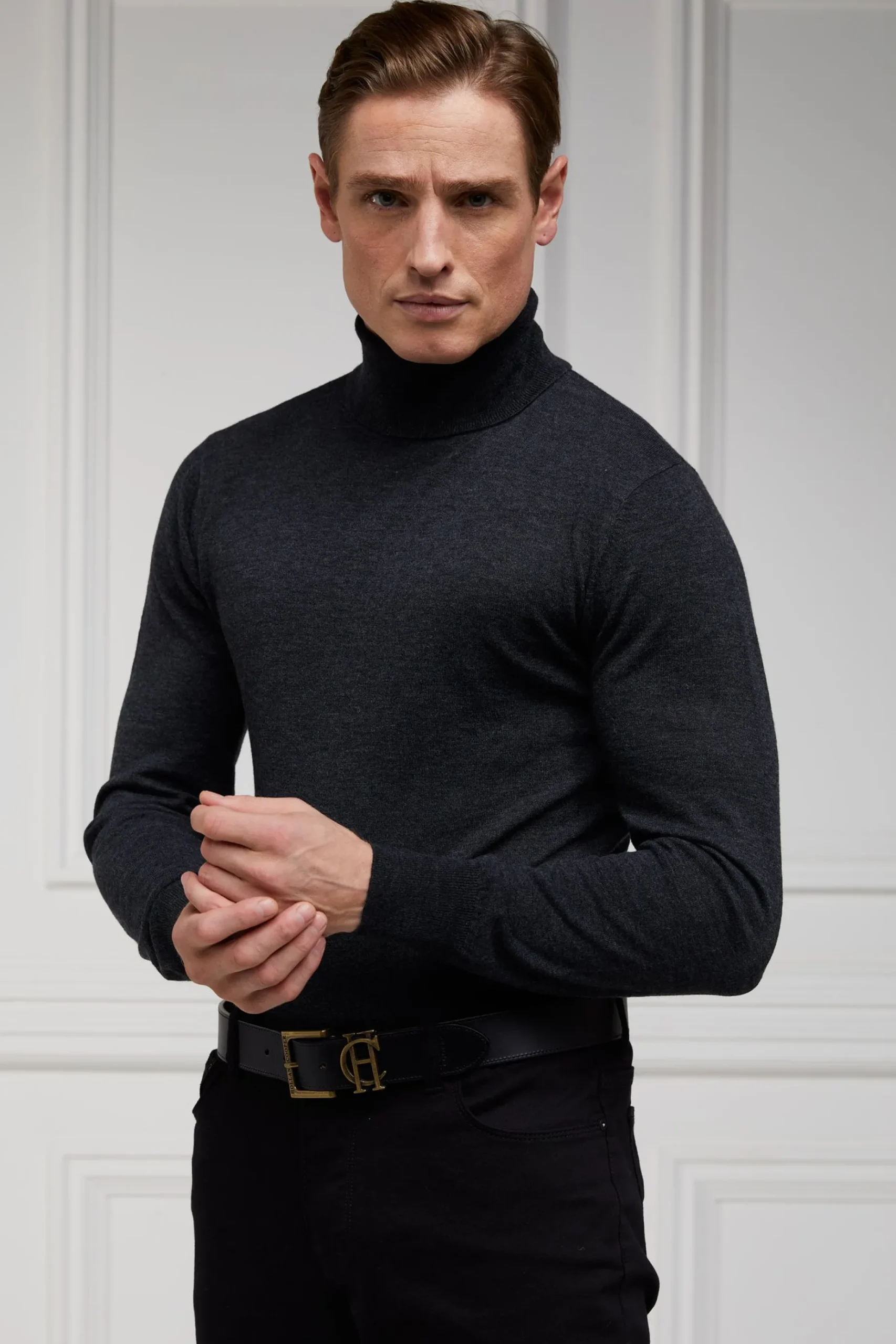 Fine Roll Neck Knit