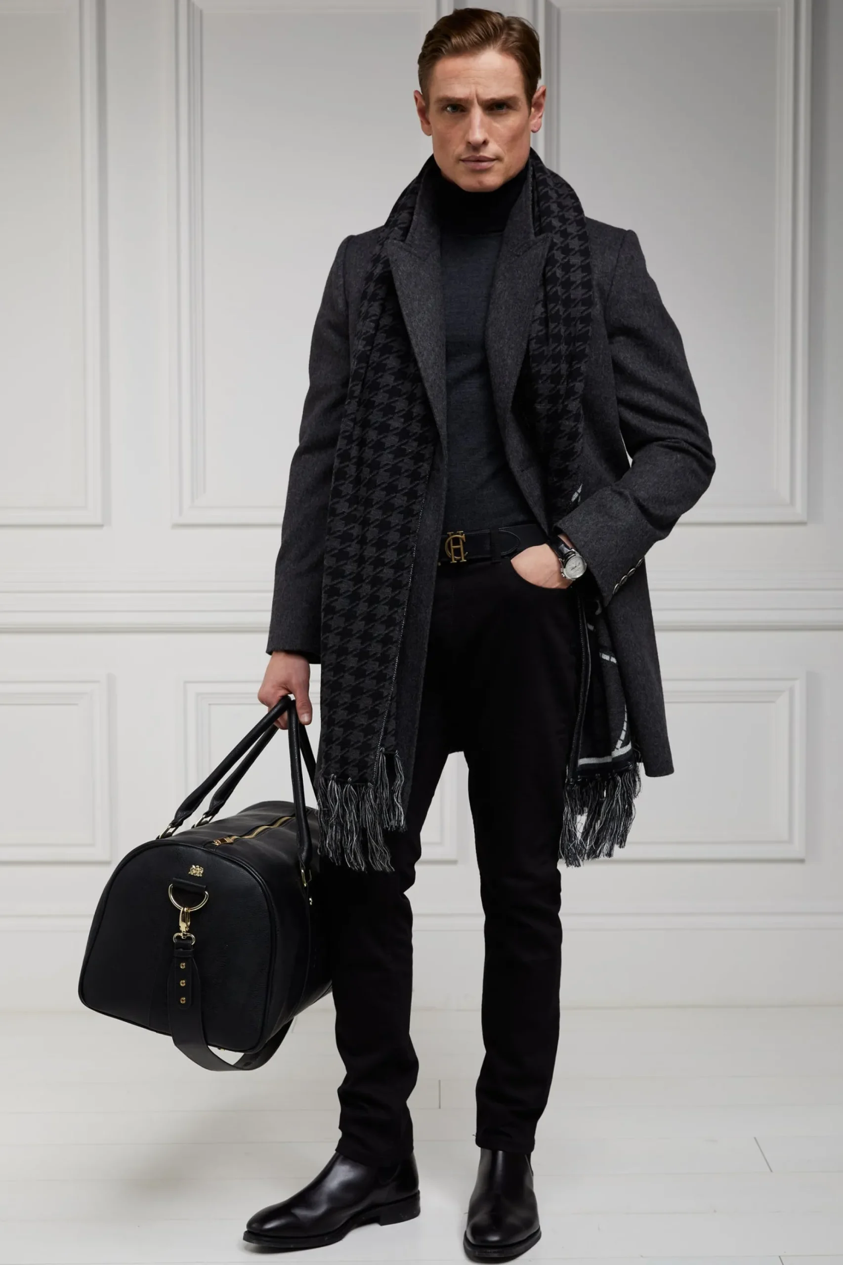 Fine Roll Neck Knit