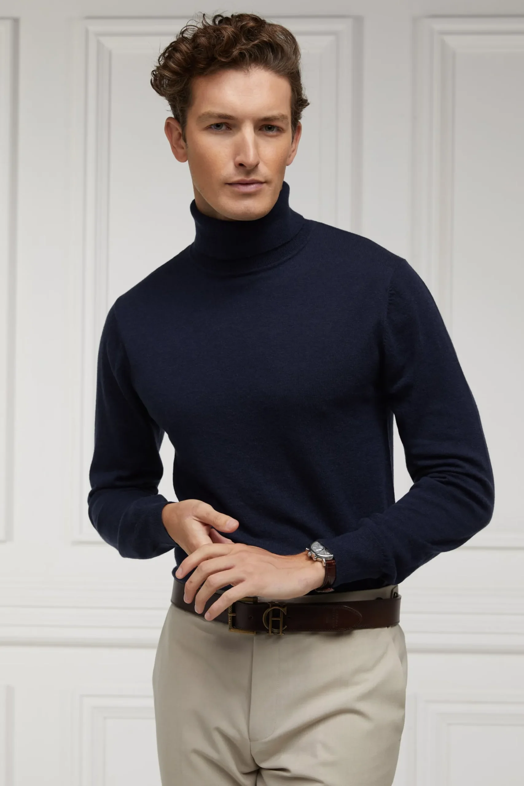 Fine Roll Neck Knit