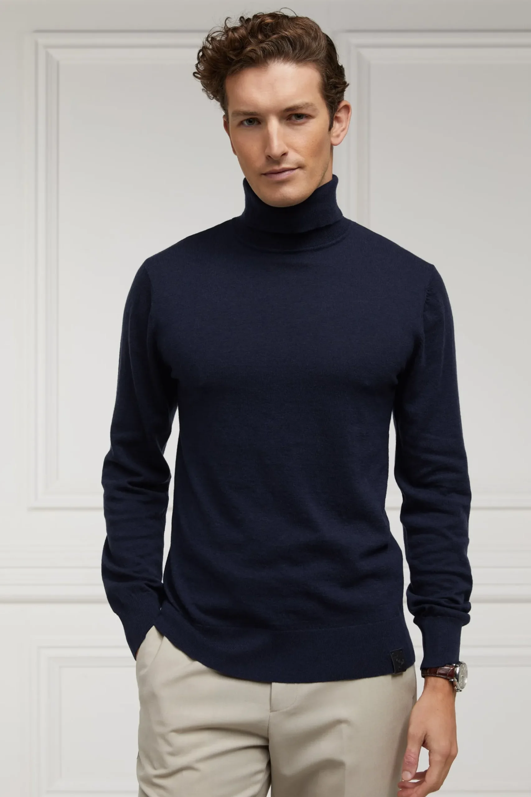 Fine Roll Neck Knit