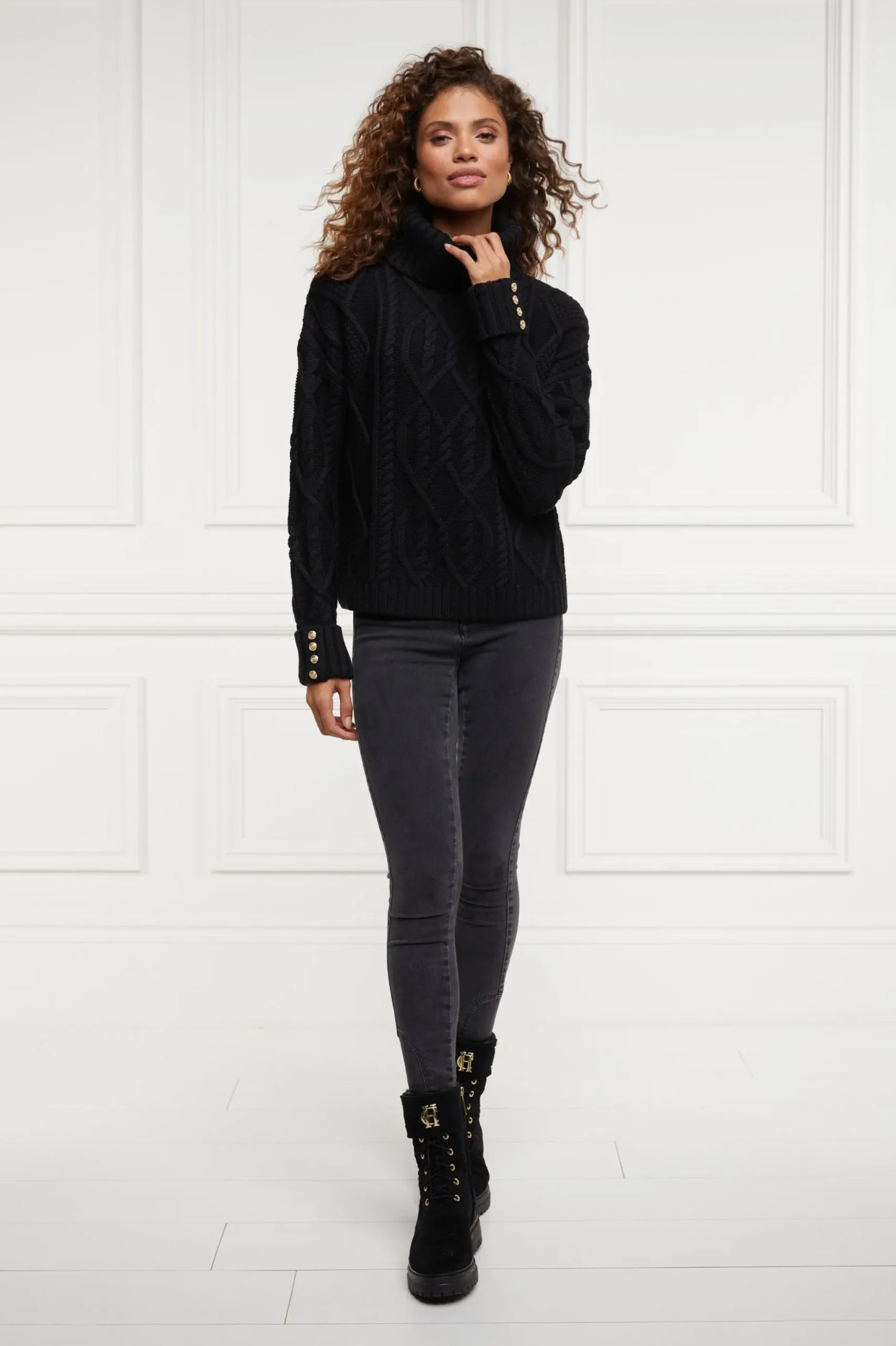 Noveli Cable Knit
